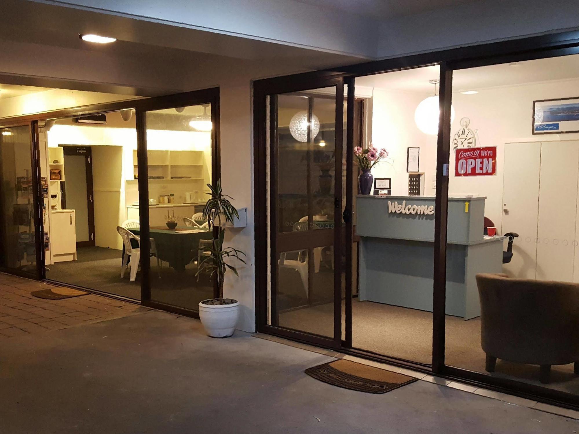 Port Stephens Motel Nelson Bay Bagian luar foto